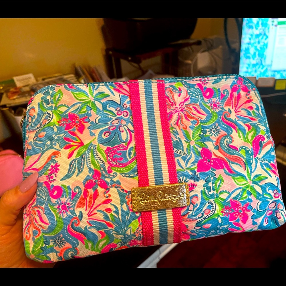 Lilly Pulitzer Thompson Pouch - NWT